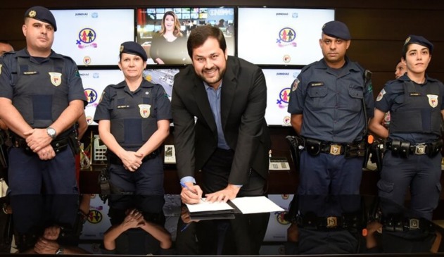 Luiz Fernando assina Lei que institui a Patrulha Guardiã Maria da Penha