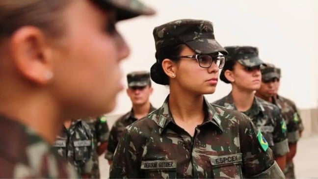 Mulheres poderão participar de alistamento voluntário no serviço militar