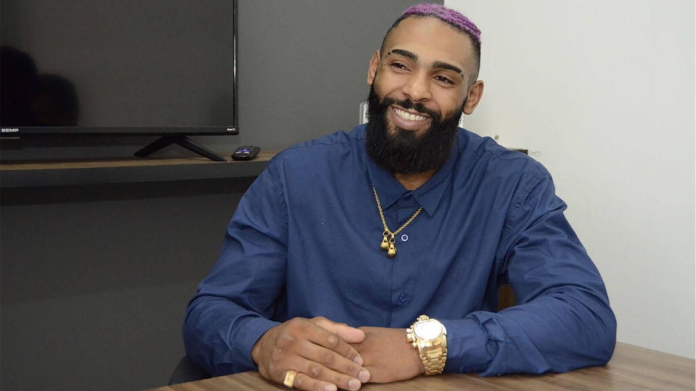 Lutador Cláudio Ribeiro retorna a Várzea Paulista após grande vitória no UFC