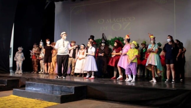 APAE Jundiaí promove espetáculo “O Mágico de Oz” encantando ao público