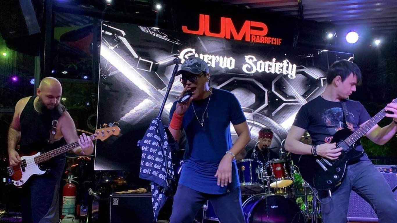 Cuervo Society se apresenta no Jumpbarbecue