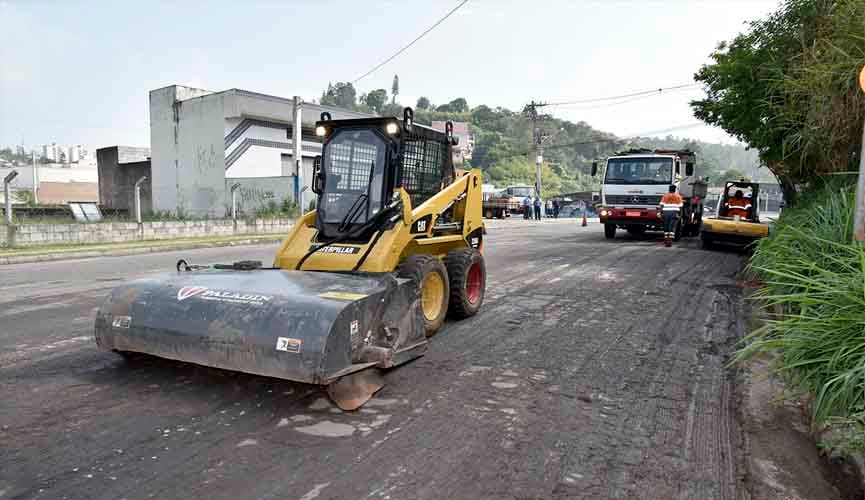 'Mais Asfalto' chega ao bairro da Colônia