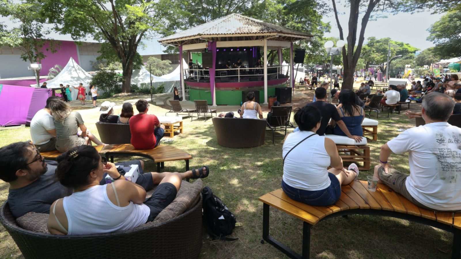 Visitantes na Festa da Uva