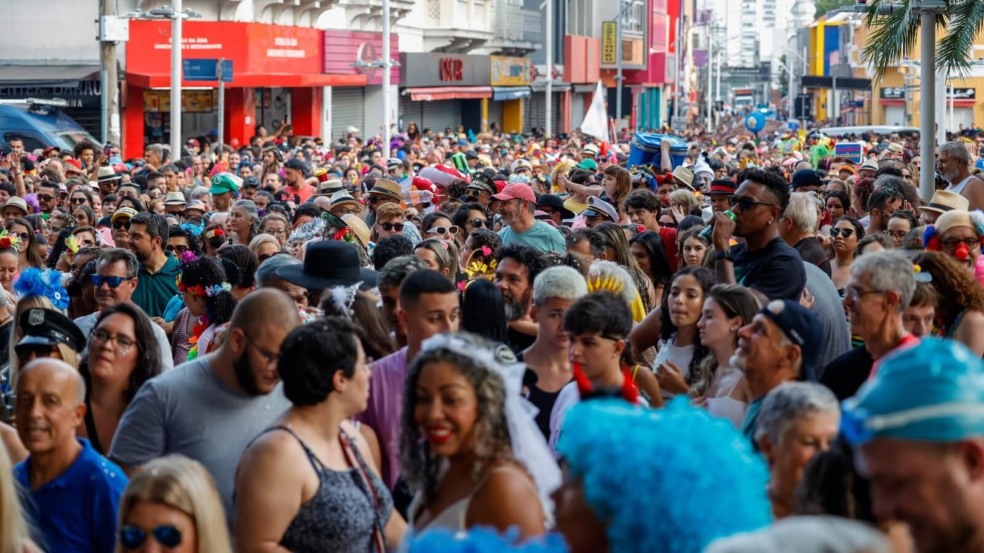 Mais de 3 mil pessoas curtiram o Carnaval de Jundiaí neste domingo (11)