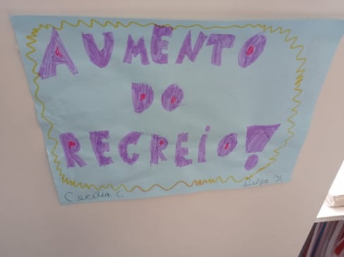 cartaz com pedido de aumento do recreio