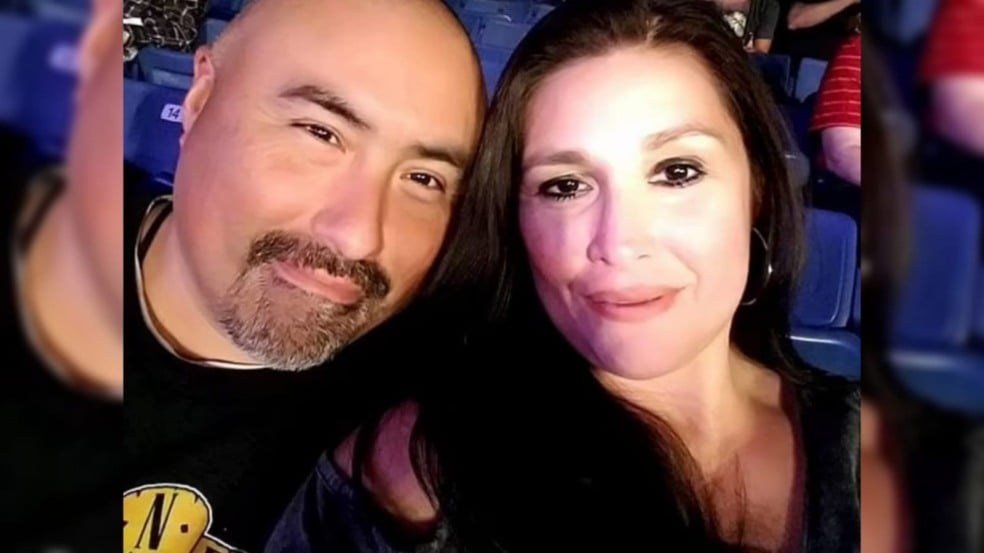 Casal tirando selfie