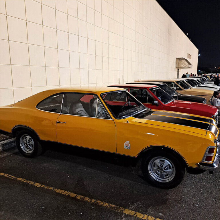 Maxi Shopping Jundiaí tem Encontro de Fuscas