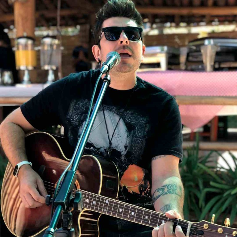 Maxi_Happy_Hour_-_Rogerio_Censi-compressed