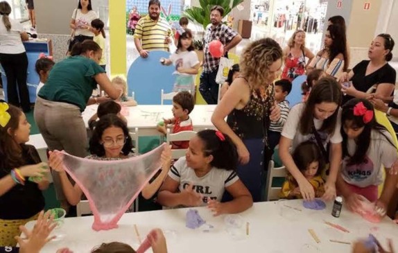 Mercadão da Ferroviários vai ter oficina de slime e brincadeiras nas férias