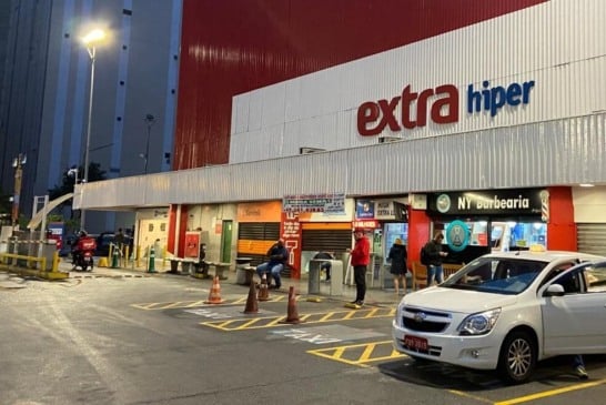 Hiper mercado Extra Avenida Brigadeiro Luís Antônio, na Bela Vista, região central de São Paulo