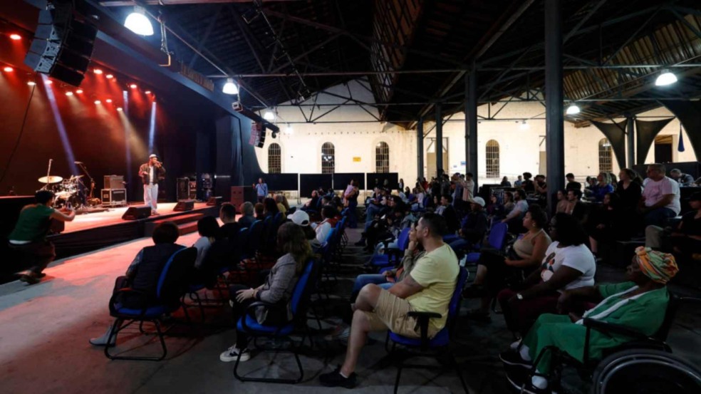 Espetáculo no Espaço Expressa.