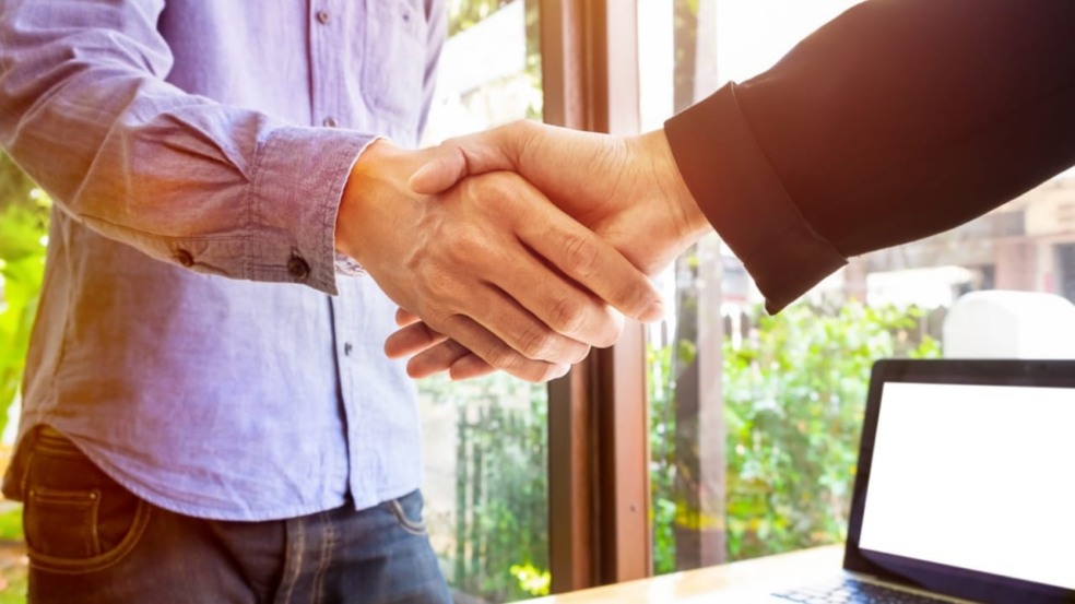 Aperto de mãos