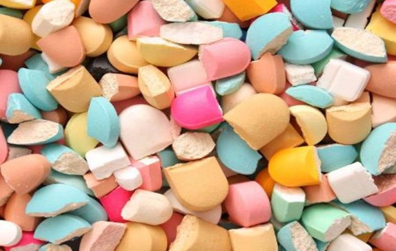 Ministério da Saúde suspende parcerias para produção de medicamentos