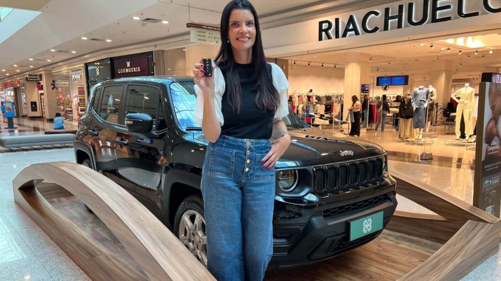 Moradora de Jundiaí ganha carro 0km em promoção de Dia dos Pais do JundiaíShopping Moradora de Jundiaí ganha carro 0km em promoção de Dia dos Pais do JundiaíShopping