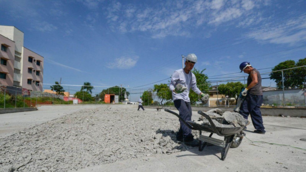 Obras de quadra esportiva em Jundiaí