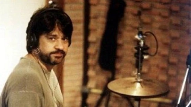 Músico baterista Beni Borja