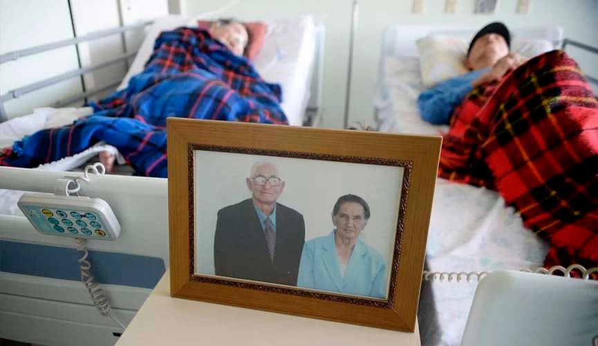 Morre, aos 103 anos, idoso que pediu para ser internado ao lado da esposa