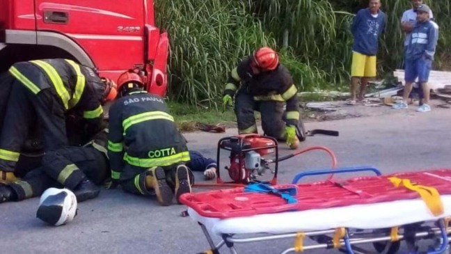 Motociclista morre após ser atingido por caminhão em Várzea Paulista