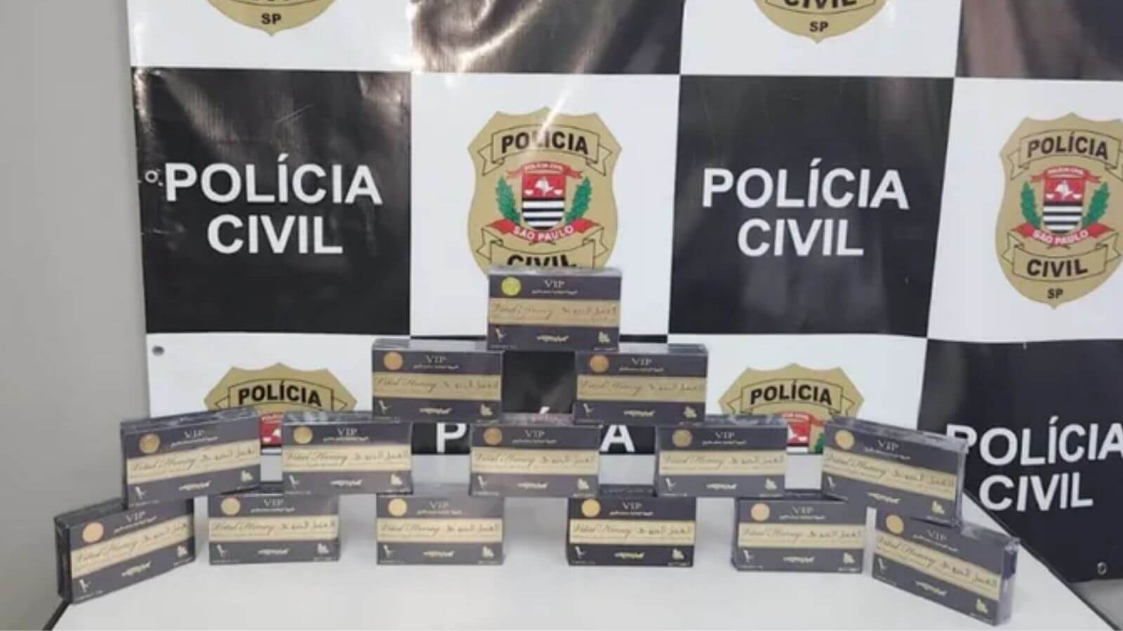 Mulher é presa em Jundiaí com mais de 160 sachês do 'melzinho do amor'