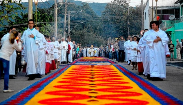 Tapete de Corpus Christi no eloy chaves