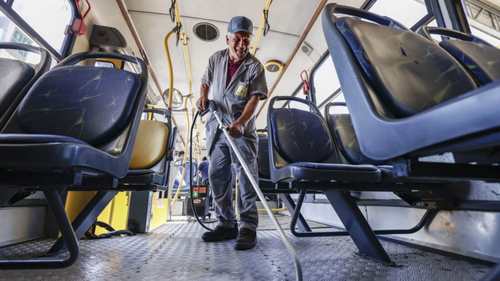 Limpeza de ônibus em Jundiaí