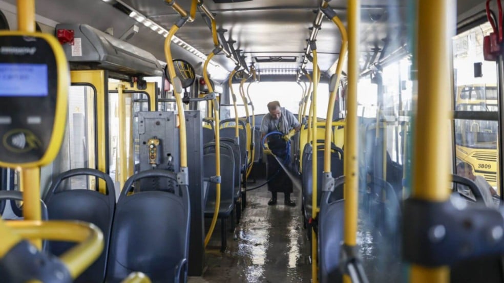 Limpeza de ônibus em Jundiaí