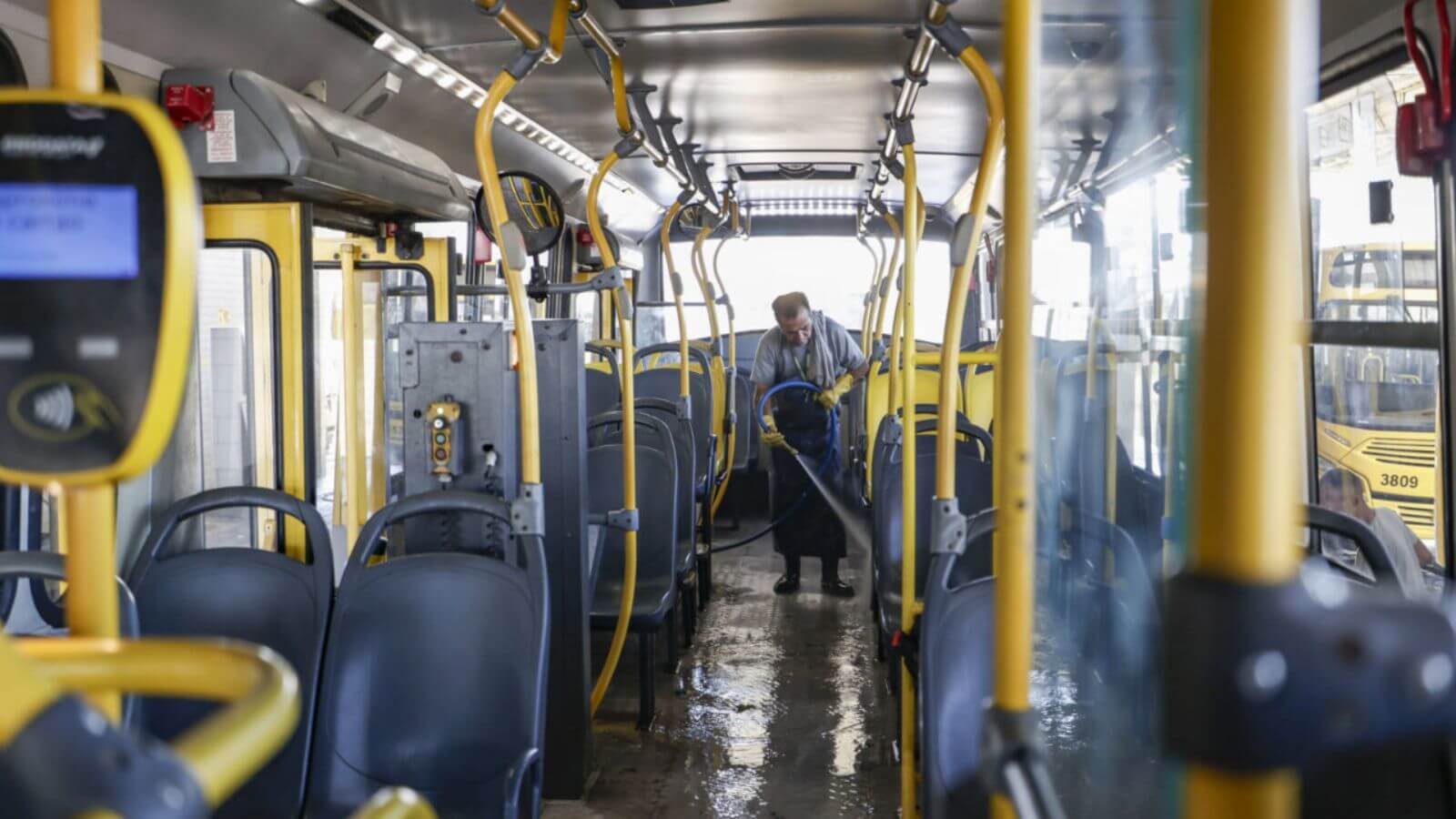 Limpeza de ônibus em Jundiaí