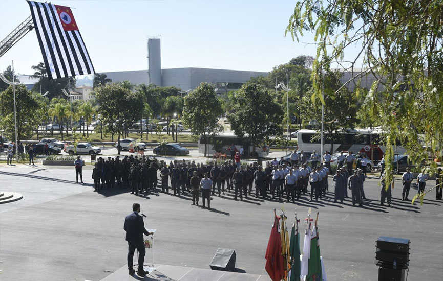 Nove de Julho ganha praça revitalizada com conceitos cívicos e históricos