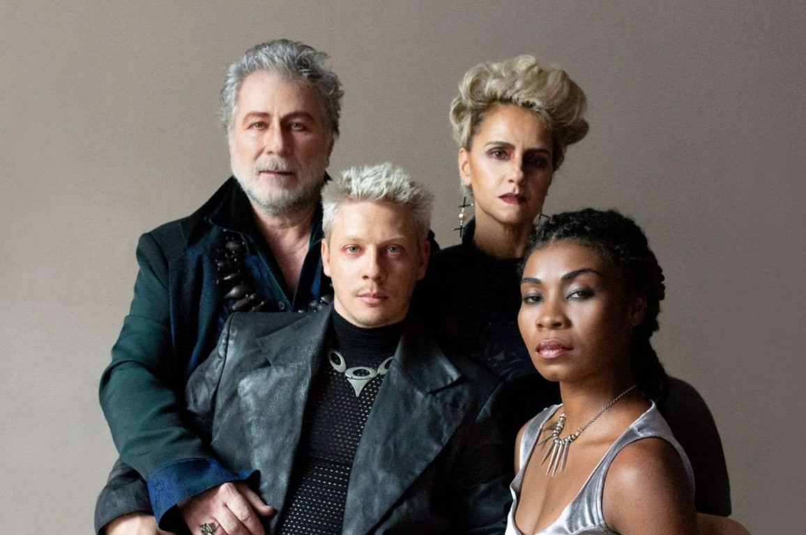 Elenco de "O Dia das Mortes na História de Hamlet". Foto: João Pacca