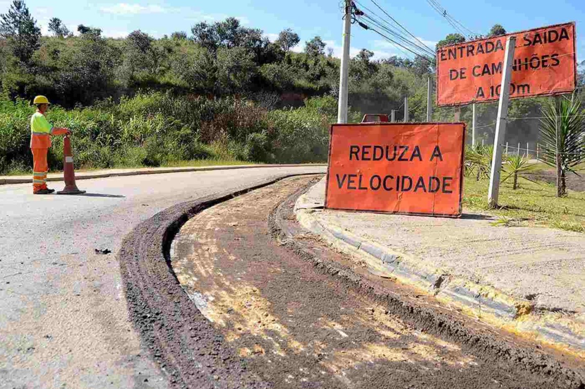 Avançam obras na região do Jardim Bertioga e Jardim Bahia, em Várzea Paulista Avançam obras na região do Jardim Bertioga e Jardim Bahia, em Várzea Paulista