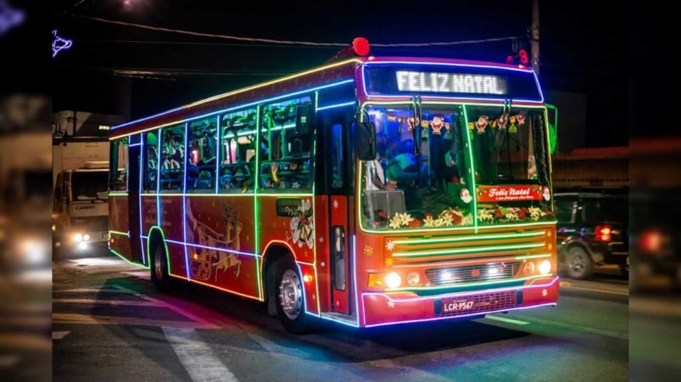 Tour pela cidade no Ônibus Iluminado é garantia de diversão durante o Natal Tour pela cidade no Ônibus Iluminado é garantia de diversão durante o Natal