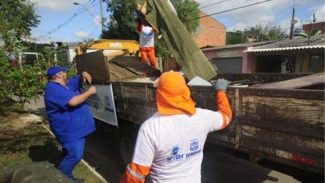 Coleta de materiais em Jundiaí