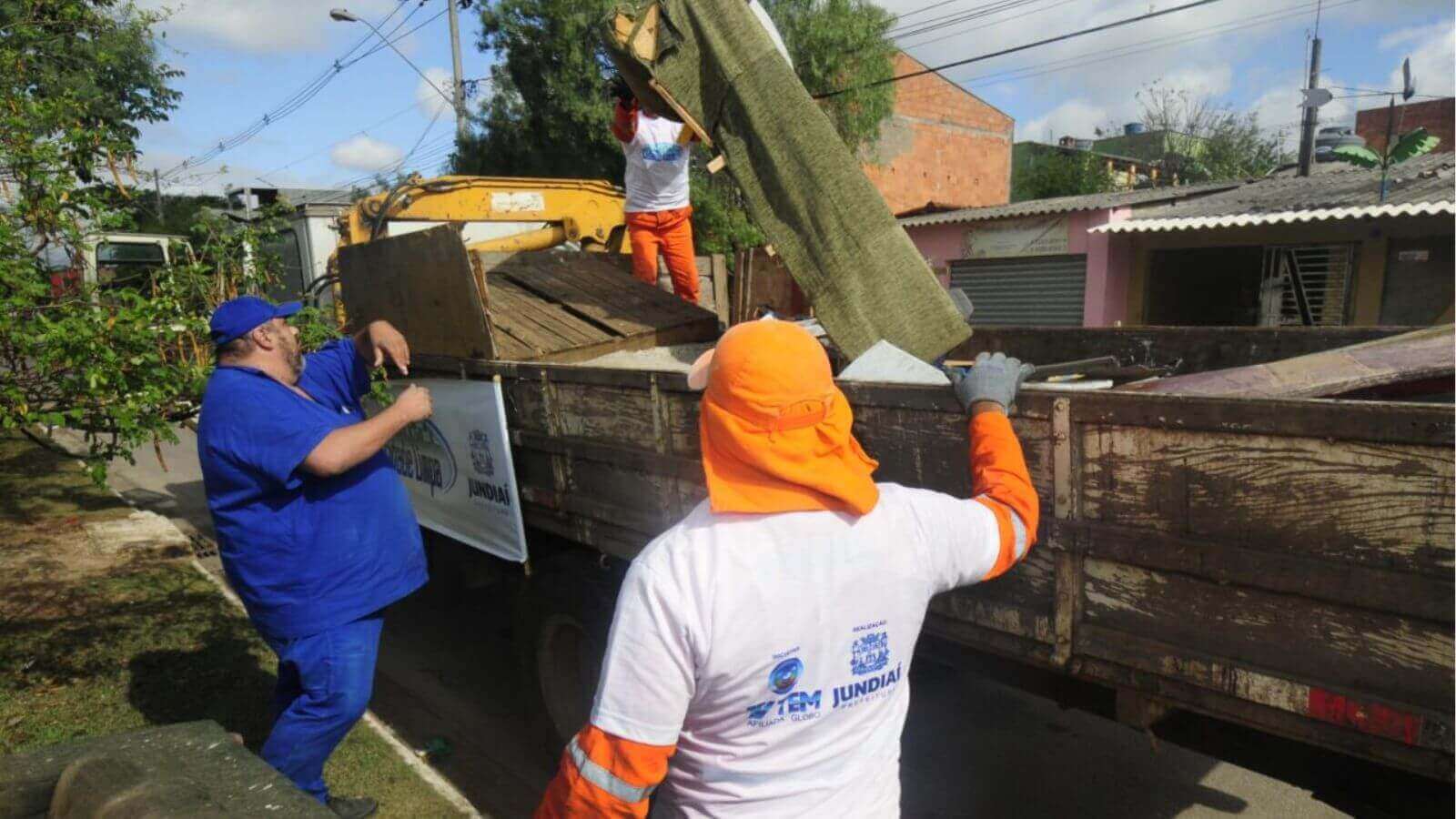 Coleta de materiais em Jundiaí