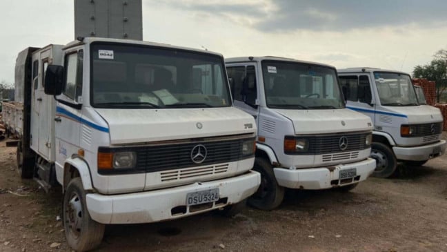 Caminhões em leilão