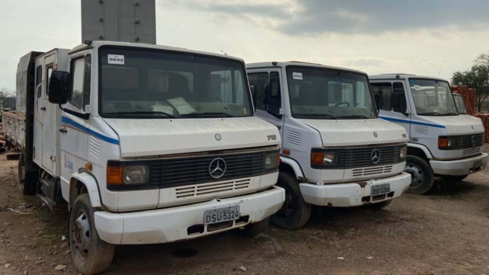 Caminhões em leilão