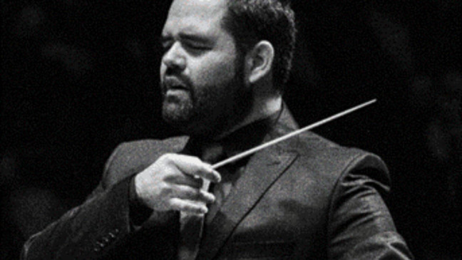 Gesiel Vilarubia, regente da Orquestra Sinfônica do Guri de Jundiaí