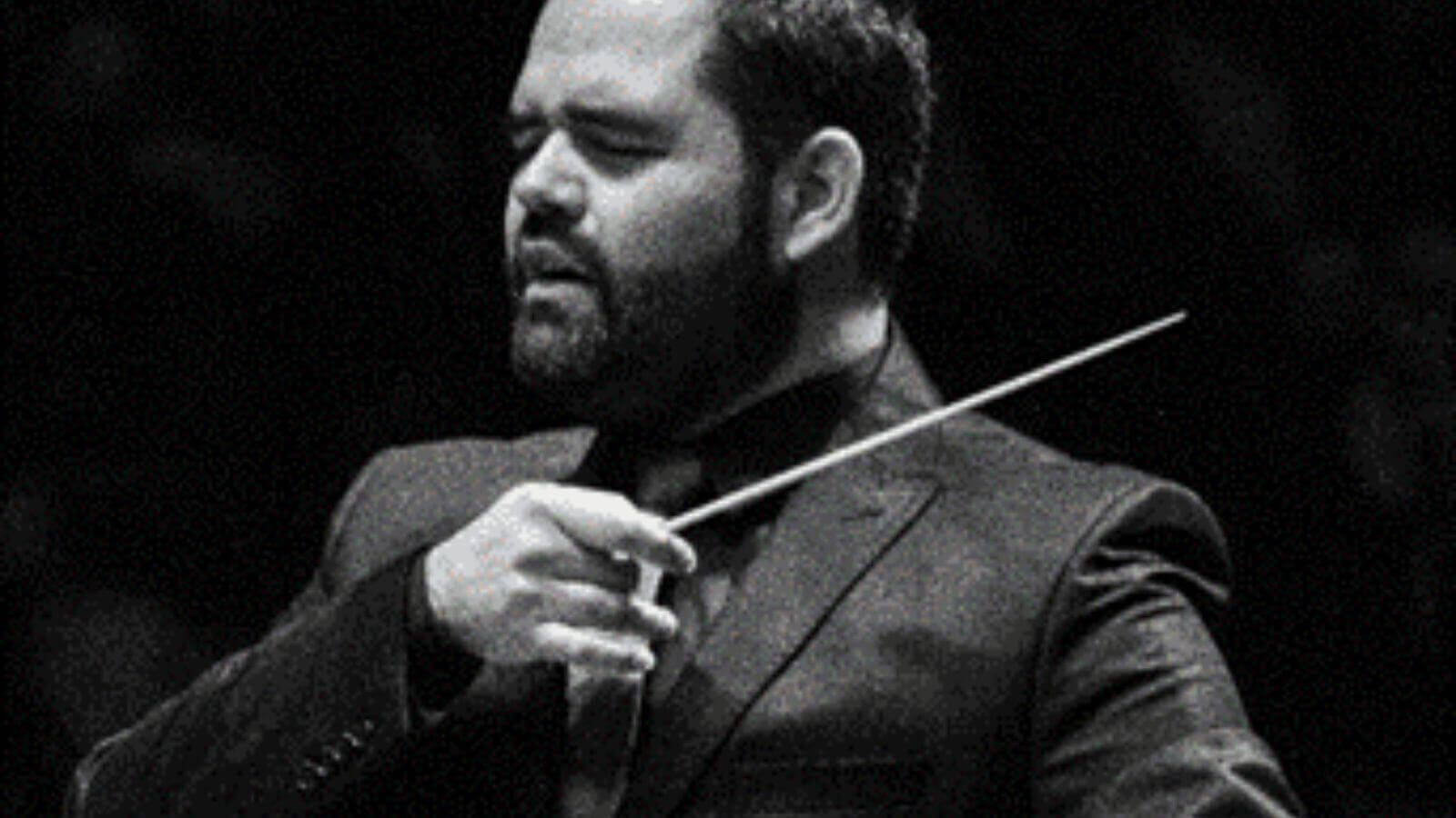 Gesiel Vilarubia, regente da Orquestra Sinfônica do Guri de Jundiaí