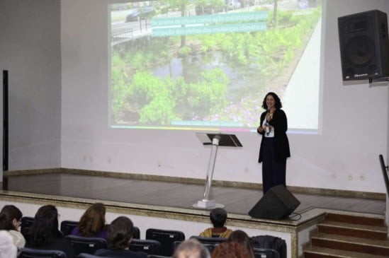 Palestrante em evento da Semana do Meio Ambiente