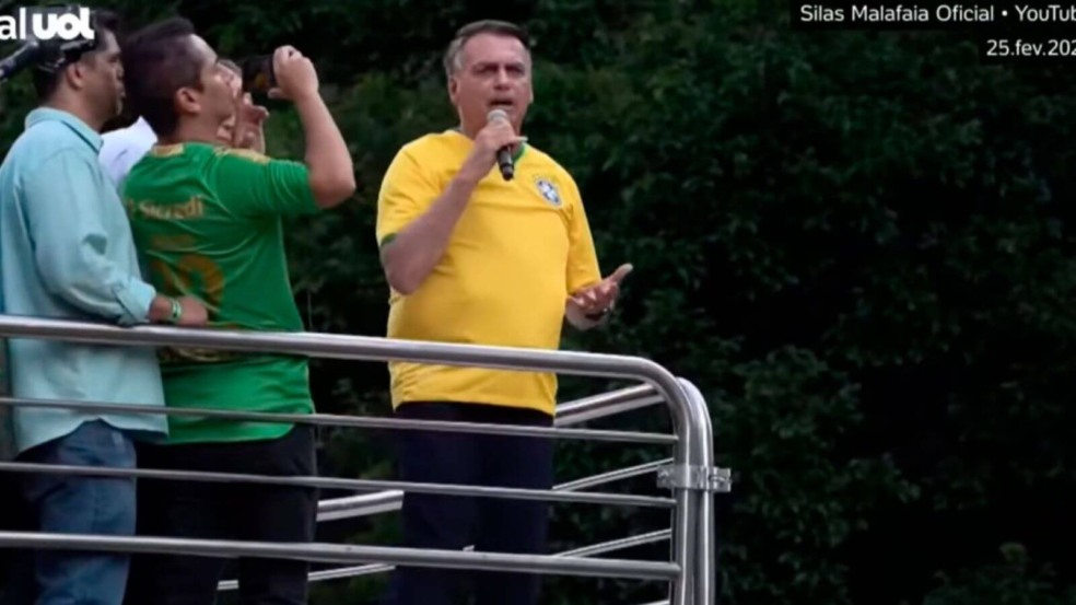 Bolsonaro discursando na Avenida Paulista Bolsonaro discursando na Avenida Paulista