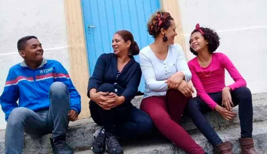 Carlos, Fábia, Renata e Giovana: família unida e completa (Foto: Arquivo Pessoal)