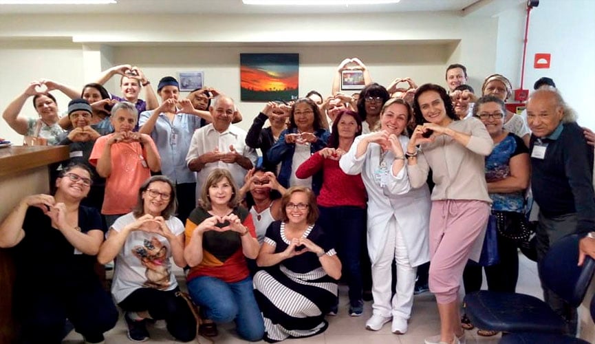 Pacientes da radioterapia do HSV recebem doações e participam de atividades de relaxamento Pacientes da radioterapia do HSV recebem doações e participam de atividades de relaxamento