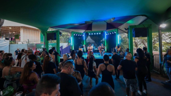 Show de samba na Festa da Uva