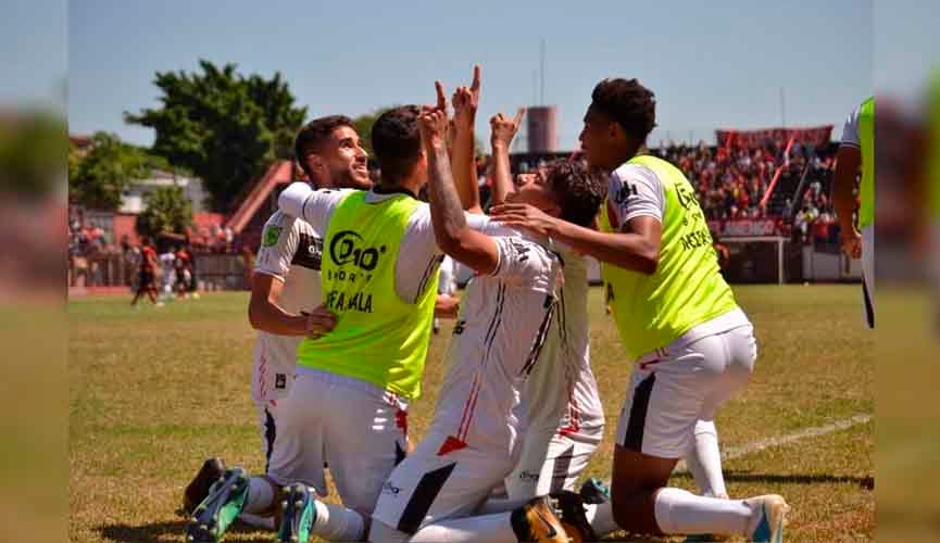 Paulista faz 2 a 0 em Guarulhos e está a um passo do acesso