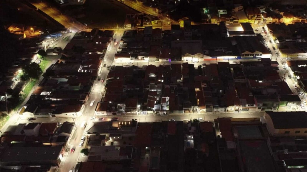 Iluminação pública na Ponte São João em Jundiaí