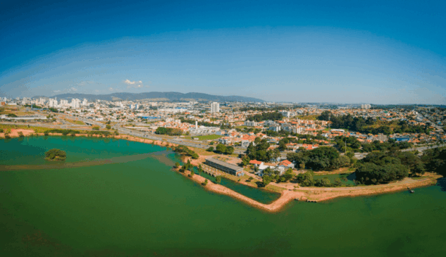 Foto aérea da represa da DAE