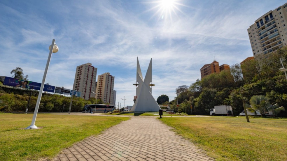 Praça Allan Kardec, na avenida Nove de Julho, em Jundiaí