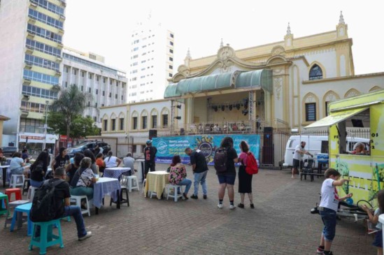 Sexta no Centro reúne três bandas no palco da Praça do Coreto