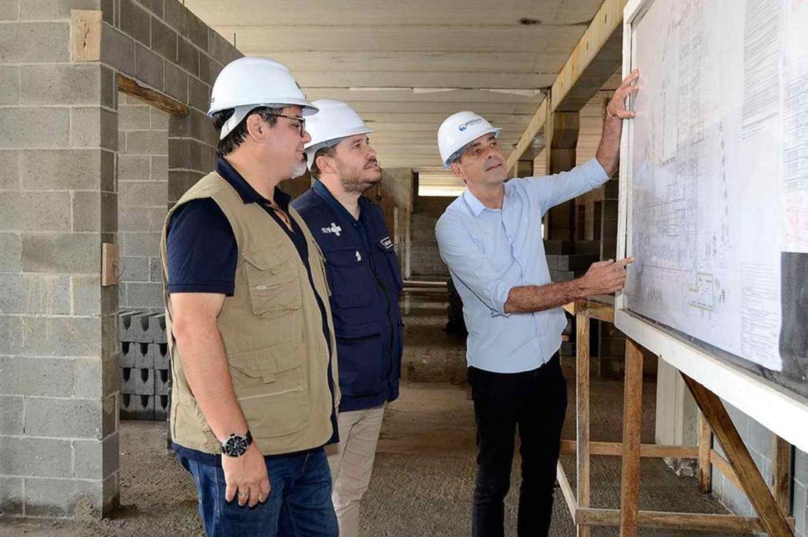 Prefeito Professor Rodolfo vistoria obras do Novo Hospital de Várzea Paulista Prefeito Professor Rodolfo vistoria obras do Novo Hospital de Várzea Paulista