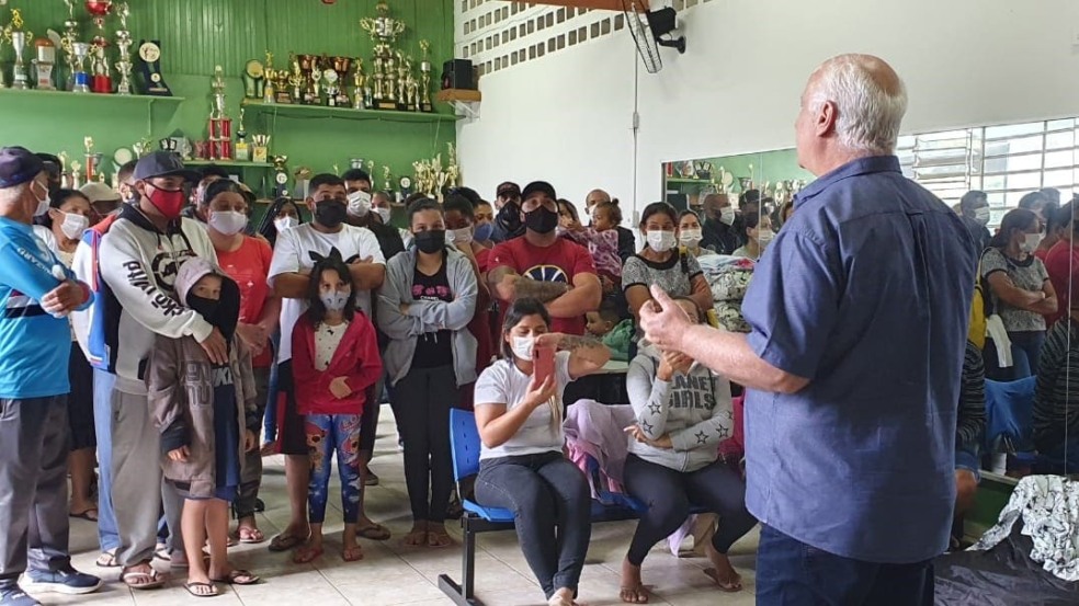Prefeito reune-se com moradores de Botujuru Prefeito reune-se com moradores de Botujuru