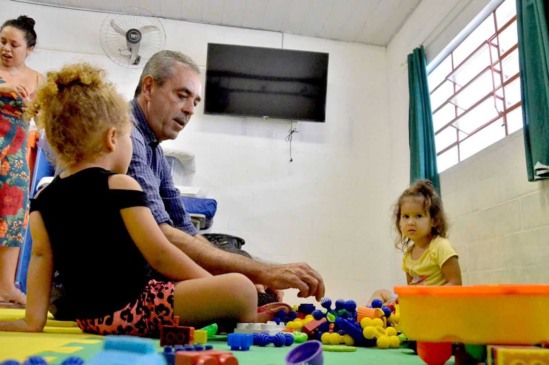 Prefeito de Várzea Paulista realiza visita na CEMEB Águida Aparecida Savietto Jorge